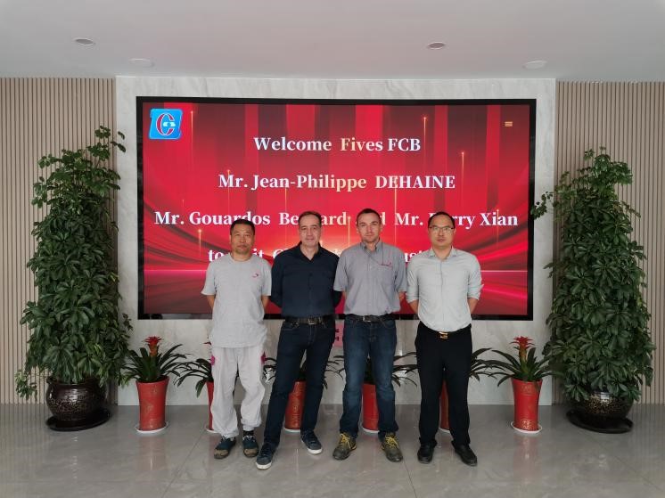 2023年9月  法國Fives FCB 領(lǐng)導蒞臨我司參觀(guān)指導。